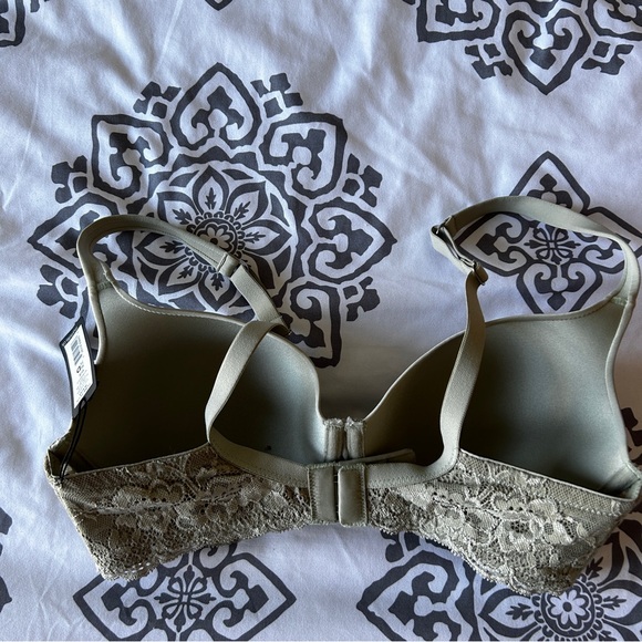 Montelle Intimates Pure Plus Full Coverage T-Shirt Bra 34D - Picture 2 of 3